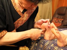 リフレアンドラージャ アジア(Asia)/ぐ～っと足ツボを刺激！