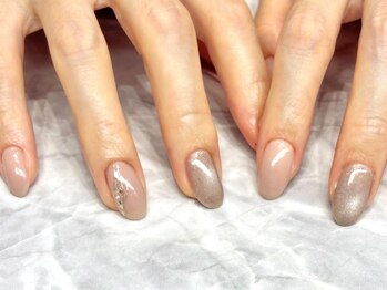 ヘブンリープラス＋ Luz湘南辻堂店の写真/【見るたびに嬉しくなる爪へ】仕事や家事で長さが出せないショートネイル派さんやネイル初心者の方大歓迎◎