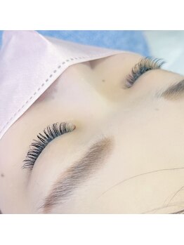 エメル(Emer)の写真/実力派の丁寧な見極めで理想の目元をキープ★【マツエク120本￥5500】束感/フラットラッシュ/マツエク