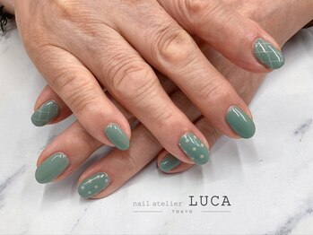 ネイルアトリエルカ(nail atelier LUCA)/W-858 大人可愛いドットネイル