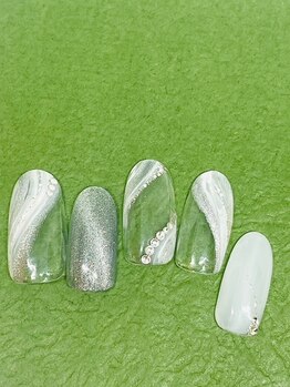 ネイルファクトリー 横浜ベイクォーター店/プッチ風流れるフレンチ¥11000