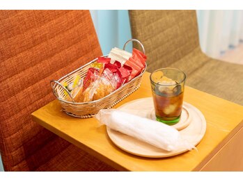 SSCマッサージ 池袋東口店/お茶菓子付きです