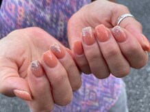 サロンドフォーエイチ(salon de 4H)/コーラルカラーにワンポイント