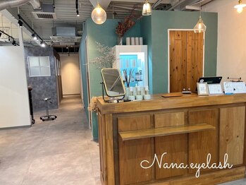 ナナアイラッシュ(Nana. eyelash)