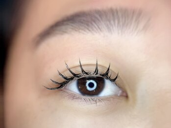 サロンドメイカ(salon de meica)の写真/まつ毛パーマでは物足りなくなった方に!エクステと気づかれない自然な仕上がり＊フラットマット100本￥5490