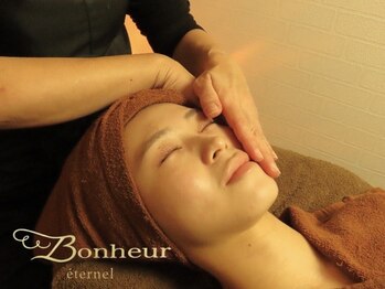 ボヌールエターナル(Bonheur eternel)/首のケアー