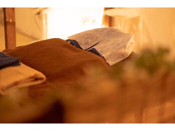 手もみ処 さざ波緑店/波音流れるまったり琉球癒し空間