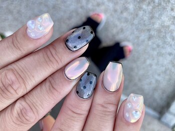 サロンドフォーエイチ(salon de 4H)/ドットとミラーで大人可愛く！