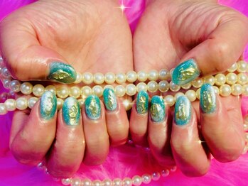 月猫/グリーンのニュアンスネイル