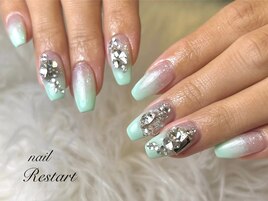 ミント×ビジューネイル