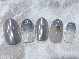 上品シルバー×雪の結晶ネイル
