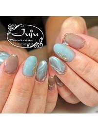 オフィスに◎　ニュアンスネイル