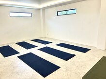 くうねるあそぶの雰囲気（最大６人のセミパーソナルクラスで自分とぐっと仲良くなる）