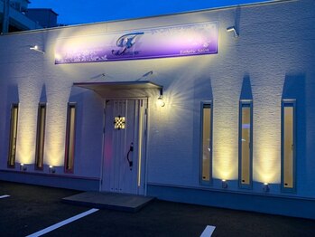 フィオーレ 鳥栖店(Feaure)/無料駐車場4台完備♪