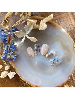 アティックネイルアトリエ(attic nail atelier)/手描きボタニカル★