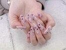 ピンクロングキラキラネイル