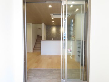 イズム まつもと店(izm)/店舗入り口です!【肩こり】