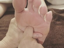 イワシタ ホリスティック アロマ ラボ(IWASHITA Holistic Aroma Labo)の雰囲気（足のスッキリが続くアロマ背中+膝下リンパ+足つぼ(90分)）