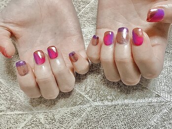 ティーエス ネイル ガーデン(T.S Nail Garden)/赤系ニュアンスデザイン