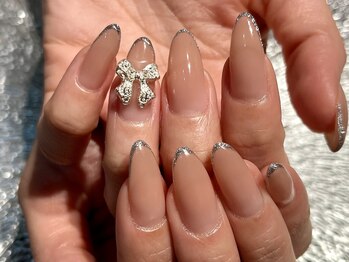 シンプルシルバーリボンアート