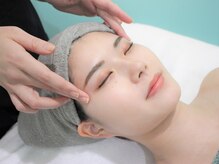 メイン(Main)/目元のトリートメント