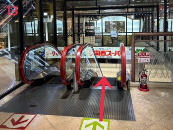 プラチナムドール 天王寺店(PLATINUMDOLL)/13.エスカレーターを降る