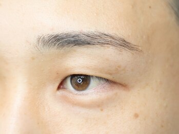 エイトブロウ 桑名店(8BROW)の写真/【アイブロウリフト¥5900】モテる男の身だしなみ！メンズの垢抜け眉毛は専門店の8BROWにお任せください★