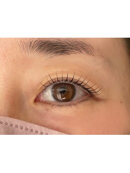 ナチュラル上品な目元にしたい