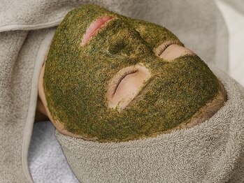 ローズリリー 名古屋店(Rose Lily)の写真/《リピーター人気No.1★》毛穴洗浄×ハーブピーリングの贅沢フェイシャルsetで憧れの陶肌へ導く◎¥11,000