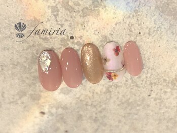 ファミリア/フラワーネイル