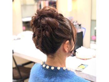 アトリエはるか 阪急神戸三宮店/お団子ヘア