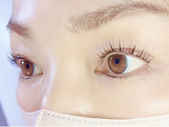シェリーラッシュ(Cherie Lash)の写真/【すっぴんでもメイク無しで華やかさをUP！】大人女性の上品なお目元を演出◎美しさ際立つカールへ