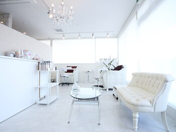 ネイルアンドビューティー ココネイル(Coco Nail)/白を基調とした店内★