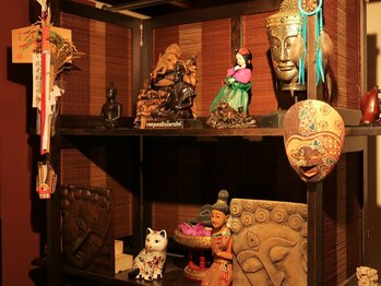 やすらぎ整体堂/店内にはアジアン調の置物