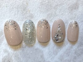 ピンクベースの冬ネイル