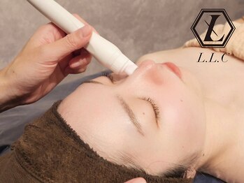 エルエルシー(L.L.C)の写真/【徹底した毛穴改善】水素で毛穴の汚れや詰まりをケア/ハイドロ毛穴洗浄でキレイなお肌づくりをお手伝い♪