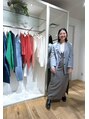 シラー(schiller.can)&nbsp;アパレル販売経験が長く、現在も定期的に店頭に立っています♪