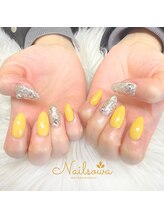 ソワ(sowa)/明るく存在感のある指先に