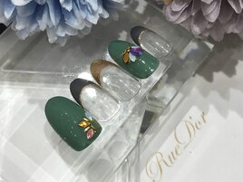 フレンチリーフネックレス