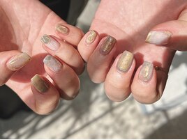 淡めゴールドニュアンス