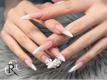 クレージュネイル(CRG NAIL)の写真/自爪の形にコンプレックスがある方にも◎長さ出しで手全体が美しく見えて印象UP♪【モニター価格¥6900～】