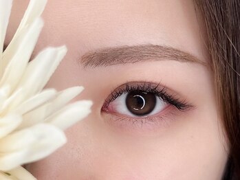 アイ マックスケリー 天神(MAXKELLY)の写真/【お得なセット◎アイブロウワックス+パリジェンヌorラッシュリフト¥8000】美眉&美まつげで一気に垢抜け！
