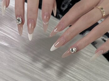 カカネイルズ(Kaka nails)/長さだし10本で特別な手元を演出