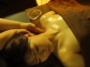 アロケレ(ALOKELE)の写真/【極上ボディケアを♪女性のためのリラクゼーションサロン】プロ熟練の手技で疲れた身体と心を丁寧に癒す◎