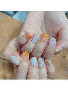 アトリエ ツメ(atelier TsuMe)/ニュアンスネイル/オレンジ
