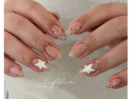 ～ドット＆星で上品ネイル～
