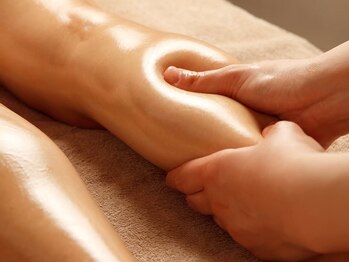 癒しサロン唯の写真/立ち仕事やデスクワークで足が貼ってる方へ☆足裏～ふくらはぎのリンパをグイグイ流し、むくみに◎