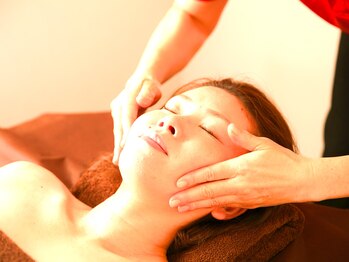 リラクゼーションサロン ぼでぃーはーと/小顔/フェイシャル施術風景