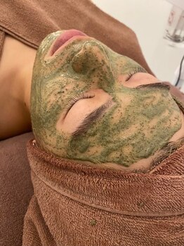 ダリアビューティーアンドピラティス 麻布十番(Daria beauty & pilates)の写真/肌が変わる!ニキビケア,凸凹肌,毛穴改善◎敏感肌の方もOKな酵素ハーブピーリング[麻布十番/フェイシャル]