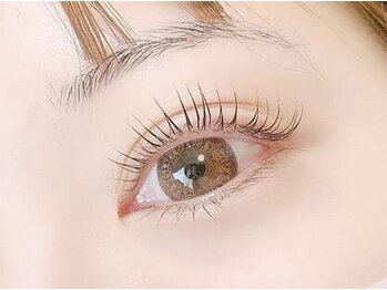 アース アイラッシュ アンド エステティック 千葉店(EARTH eyelash&esthetic)の写真/自まつげ派さんも◎人気の【パリジェンヌラッシュリフト】であなたの理想のお目元に！モチの良さも魅力♪
